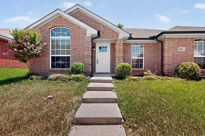 9881 Cambridge Dr — Photo 6