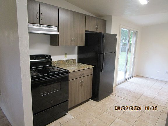 4th image of 446 Elsie Ave