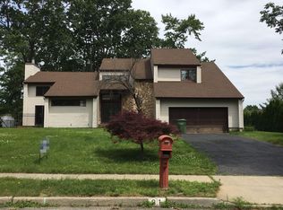 81 Windsor Dr, Eatontown, NJ 07724