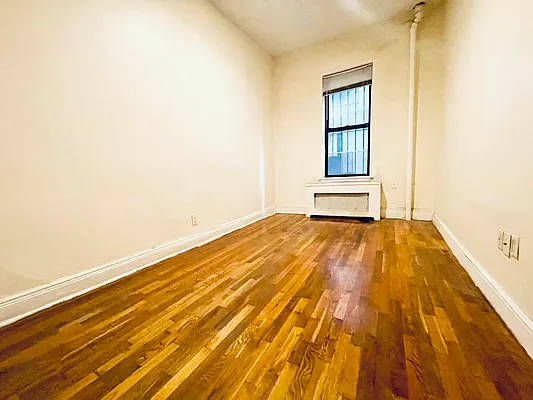 Rented by Douglas Elliman | media 25