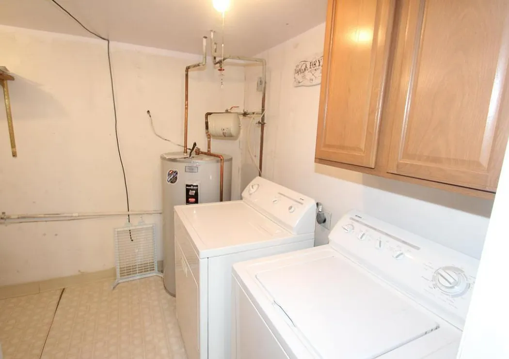 3 bed, 2.5 bath, 1525 sqft, $2,100 — Photo 4
