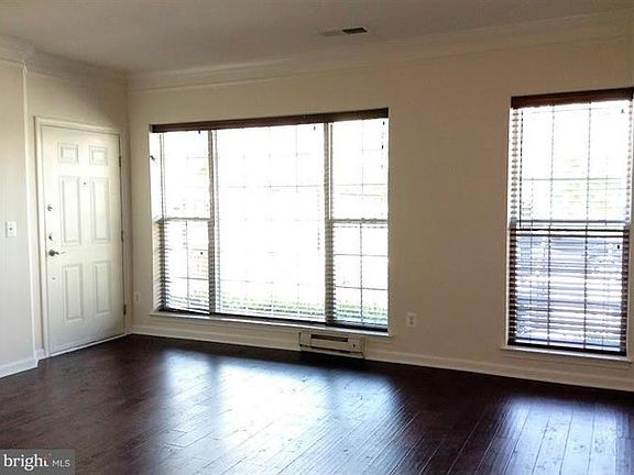 3rd image of 15332 Kensington Park Dr #109
