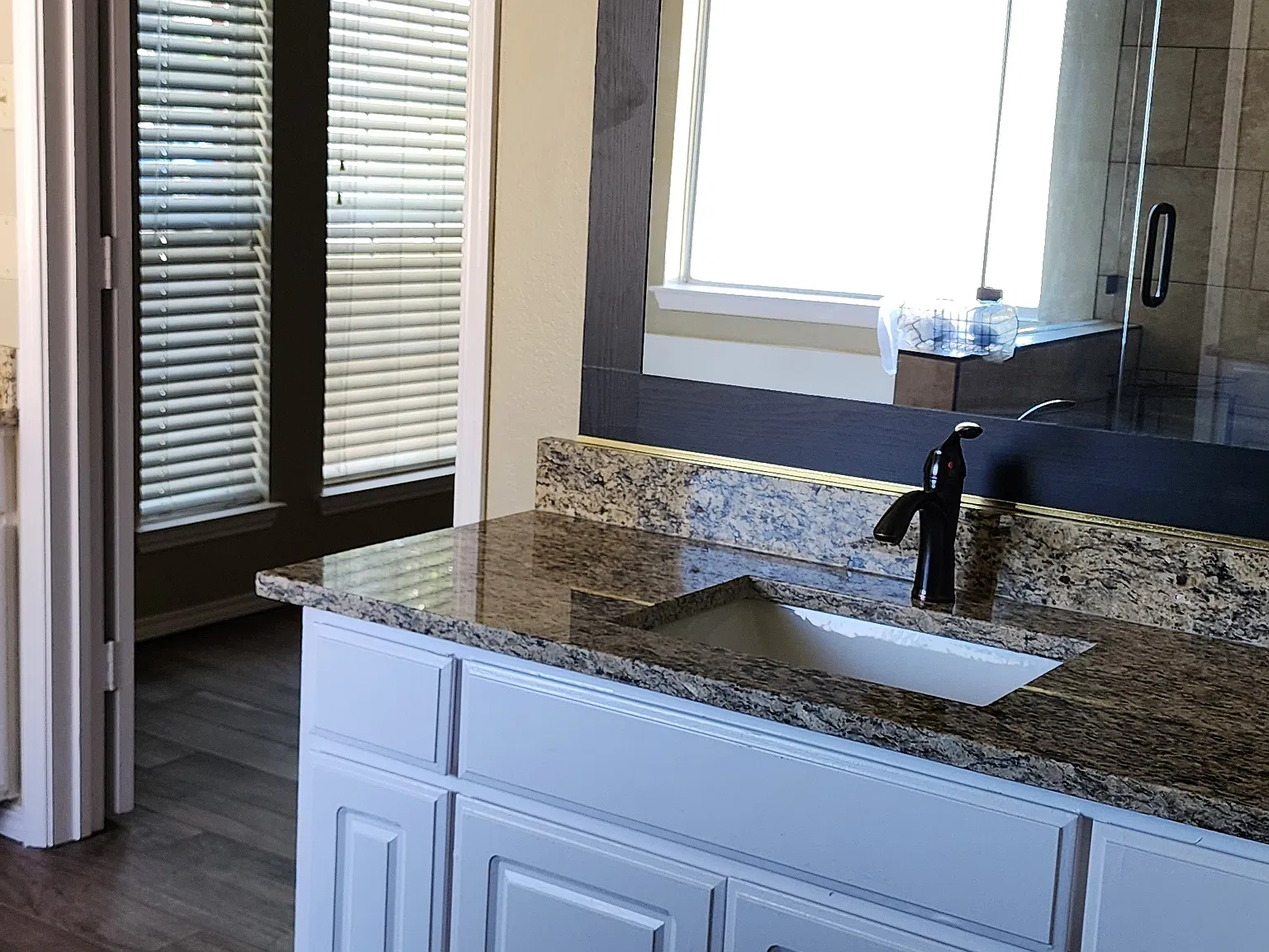 4 bed, 2000 sqft, $2,595 — Photo 4