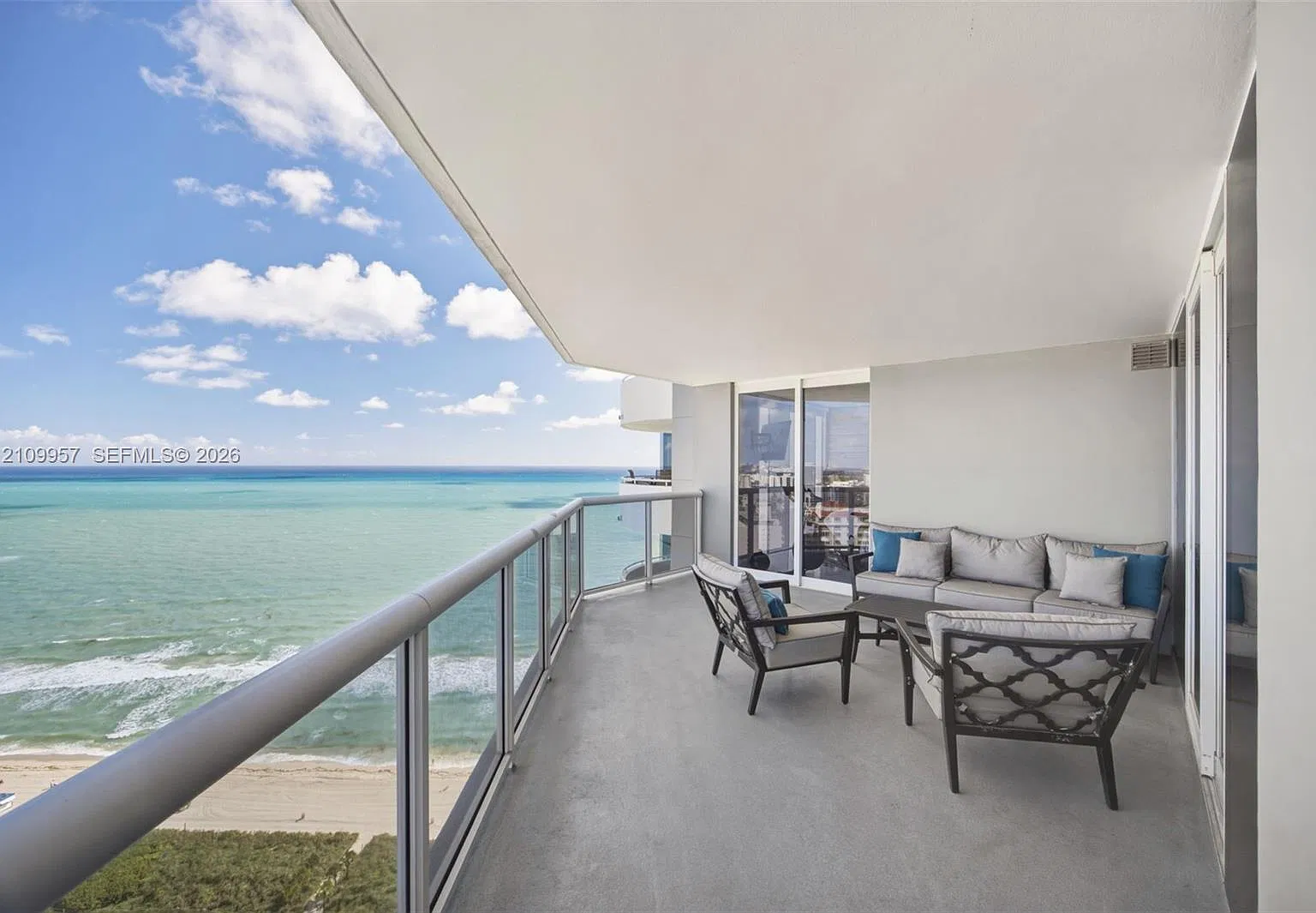La Gorce Palace Condo — Photo 2