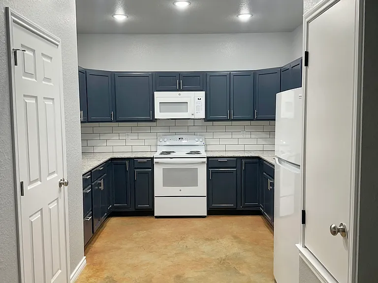 3109 Clinkenbeard Dr #3107A — Photo 4