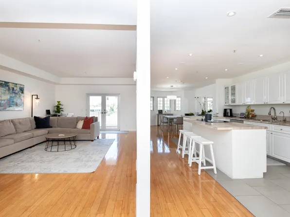 1413 Sunset Harbour Dr #408, Miami Beach, FL 33140