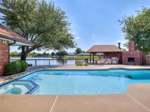 10320 Mantle Dr, Oklahoma City, OK 73162