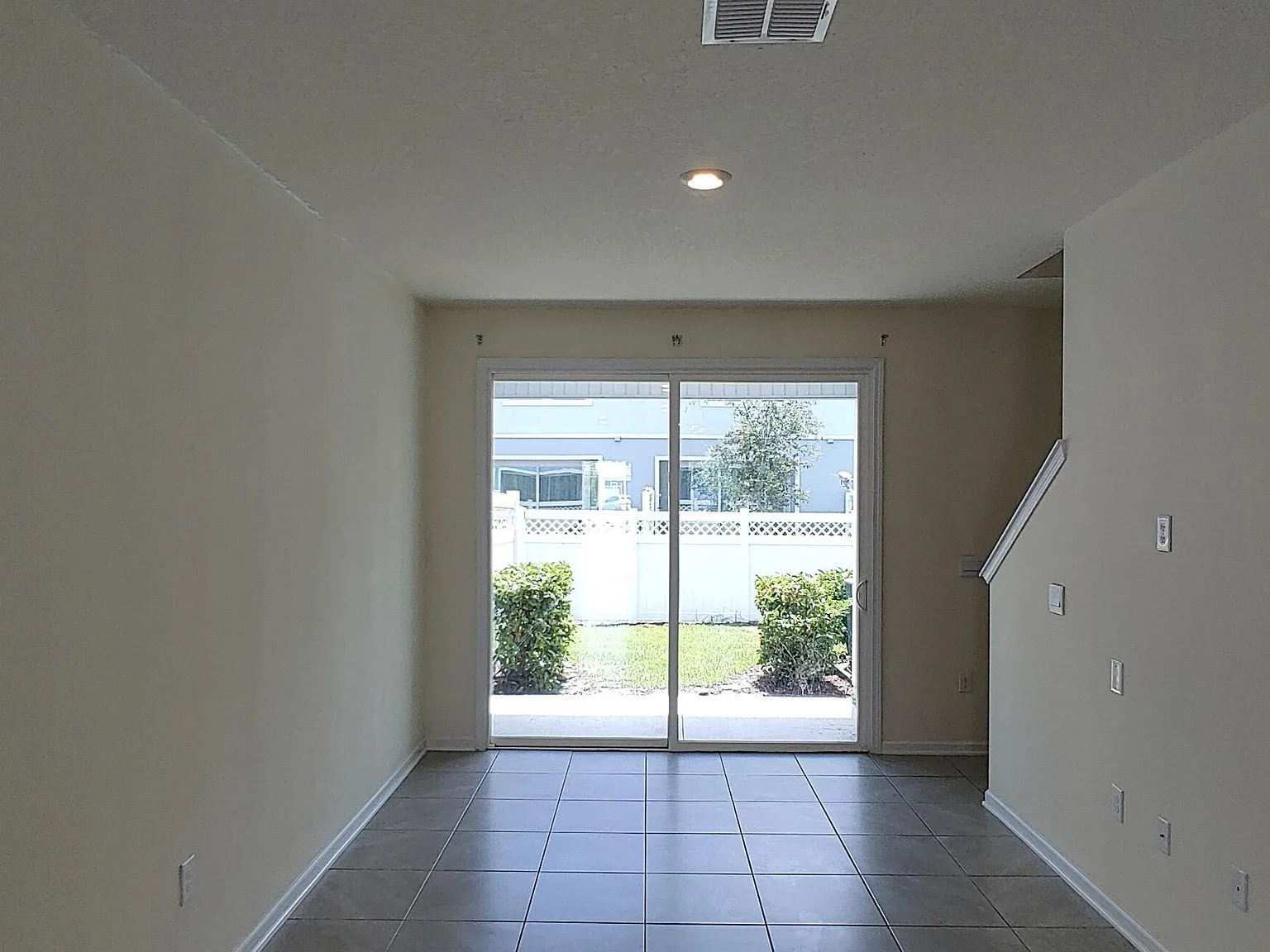 3 bed, 2.5 bath, 1335 sqft, $1,850 — Photo 4