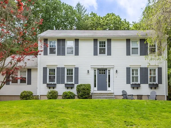 6 Autumn Ln, Chelmsford, MA 01824