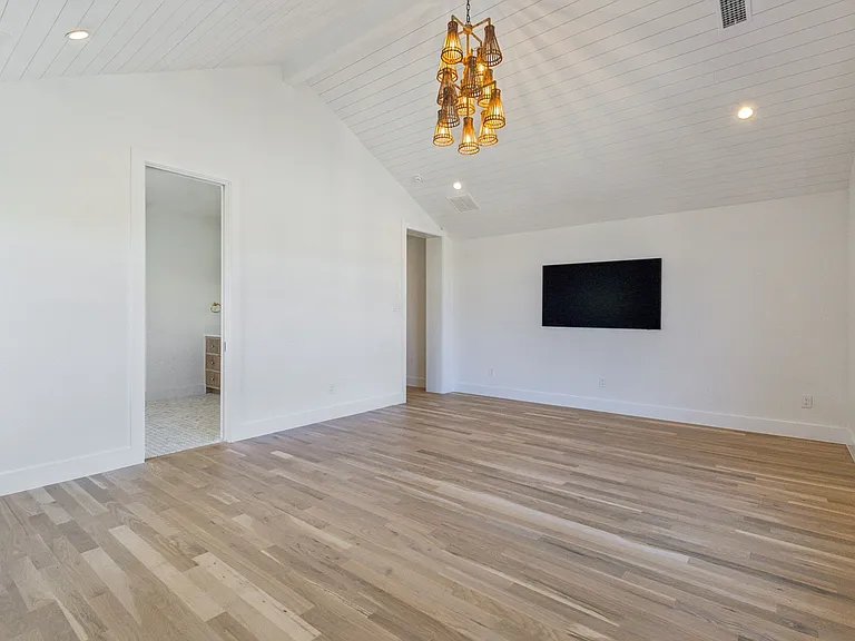5800 Goodwin Ave — Photo 29