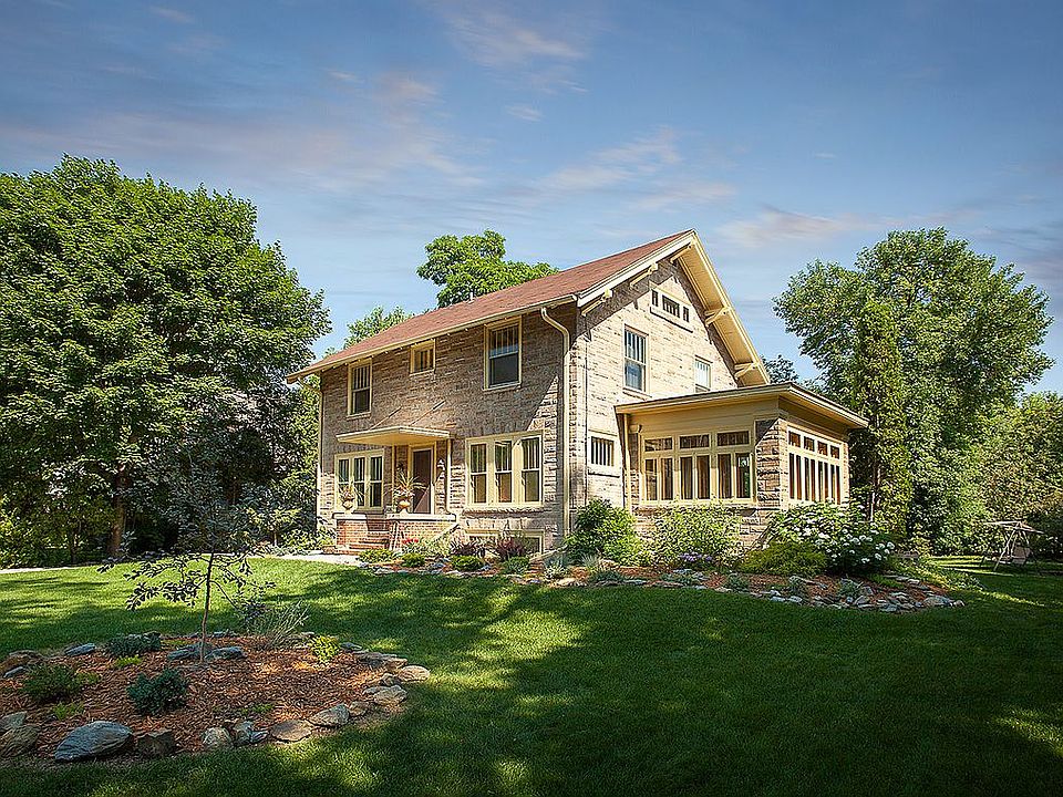 1106 Exterior 2013