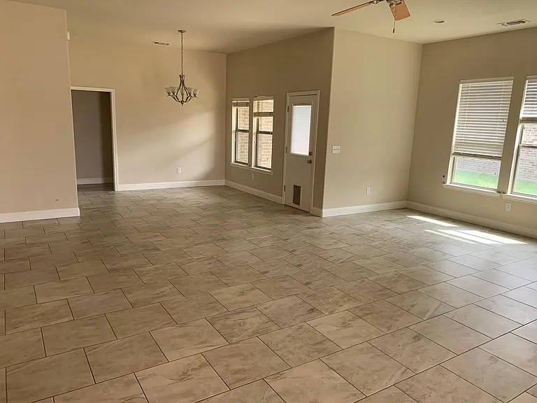 58 Ivy Ct — Photo 5