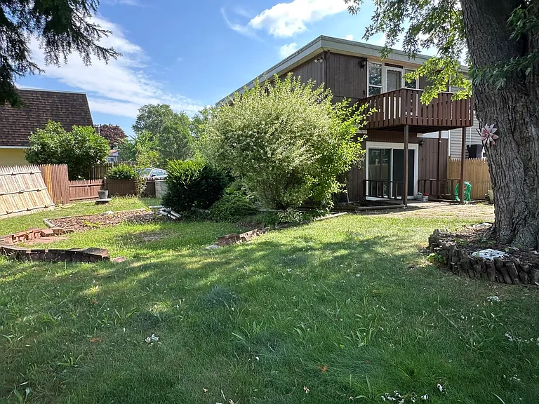 34 Hampton Ct — Photo 14