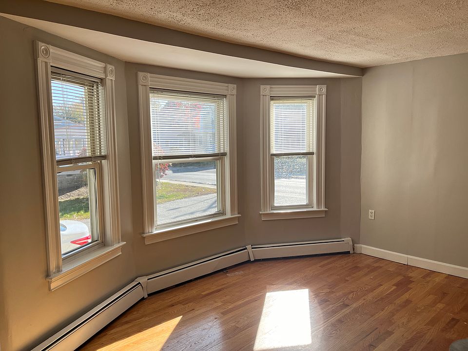 Plenty of natural sunlight.