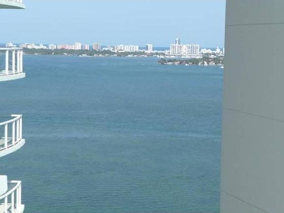 4th image of 1900 N Bayshore Dr APT 2407