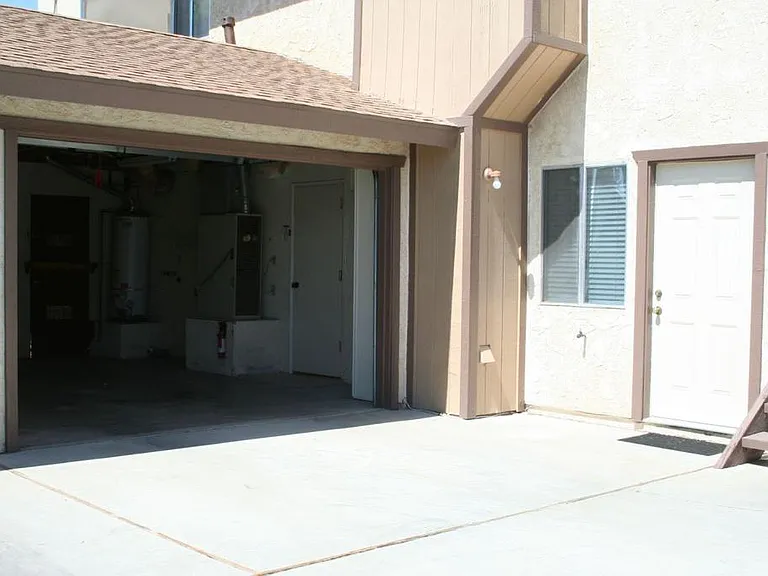 940 Atkins St #B — Photo 1