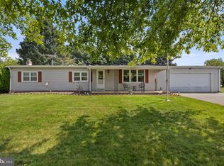 985 Valley View Rd, York, PA 17406