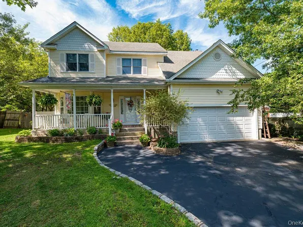 4 Fable Road, Saint James, NY 11780