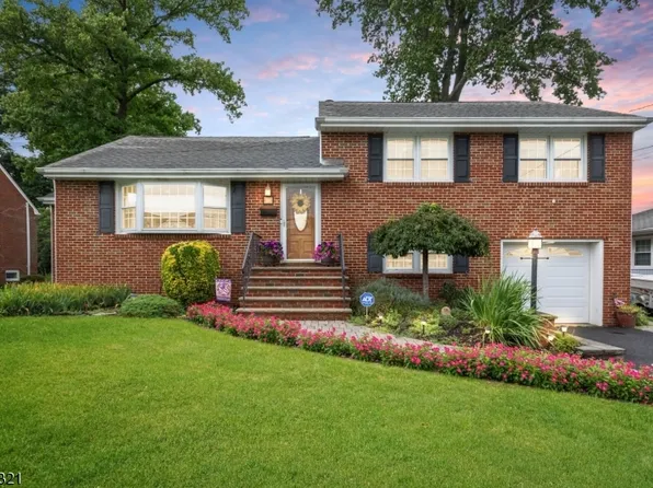 54 Elmwood Ter, Linden City, NJ 07036