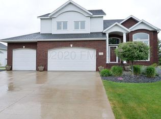 5057 Rose Creek Pkwy S, Fargo, ND 58104
