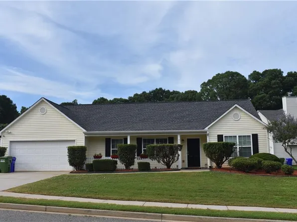 904 Meadow Walk Dr, Monroe, GA 30656