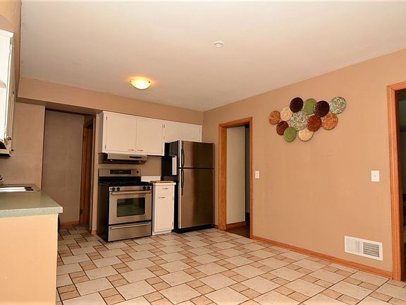 4th image of 2025 E Mulberry St