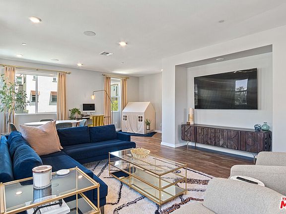 2nd image of 716 Sienna Way