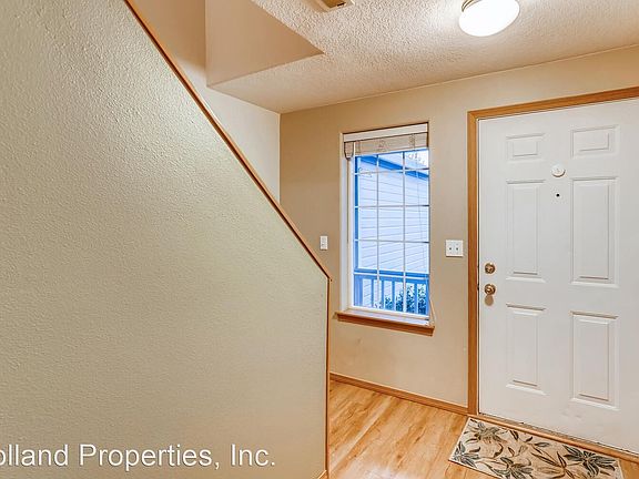 4th image of 2596 NE 1st Dr