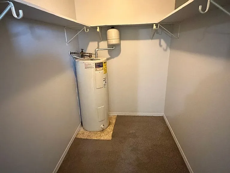 115 Jerome Ln — Photo 11