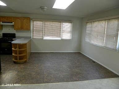 3rd image of 2512 Popkins Ln