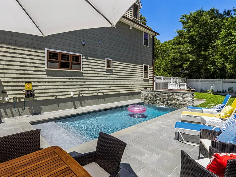 6 Beach Ave — Photo 26