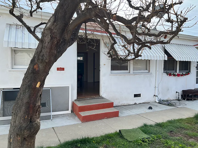 404 W Windsor Rd #B — Photo 12