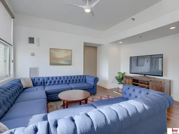 300 S 16th St APT 901, Omaha, NE 68102