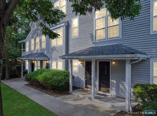 1307 Paddington Rd, Mahwah, NJ 07430