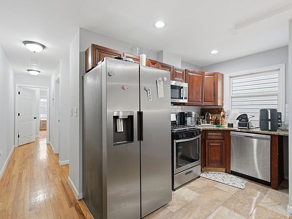 5th image of 499 Ocean Ave #1