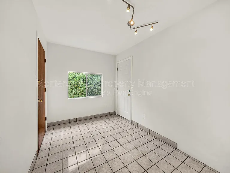2100 David Ave — Photo 8