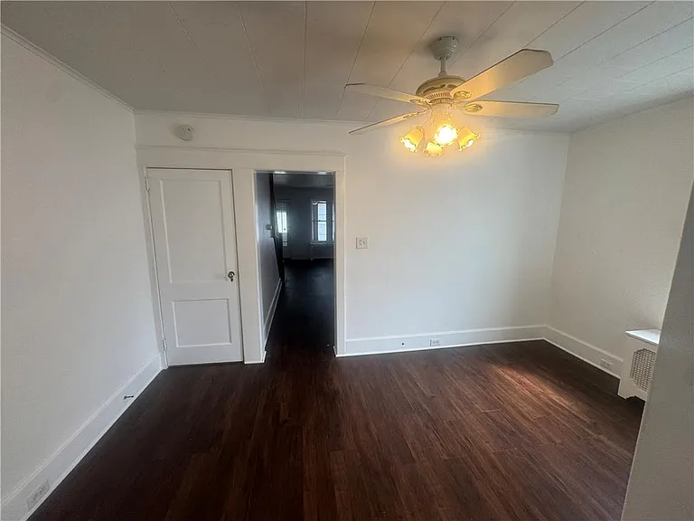 111 E Elm St — Photo 14