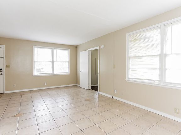 5th image of 2025 Prospect St E