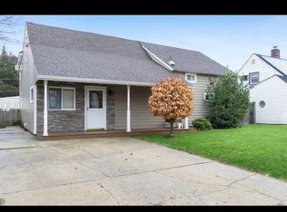 49 Boat Ln, Levittown, NY 11756