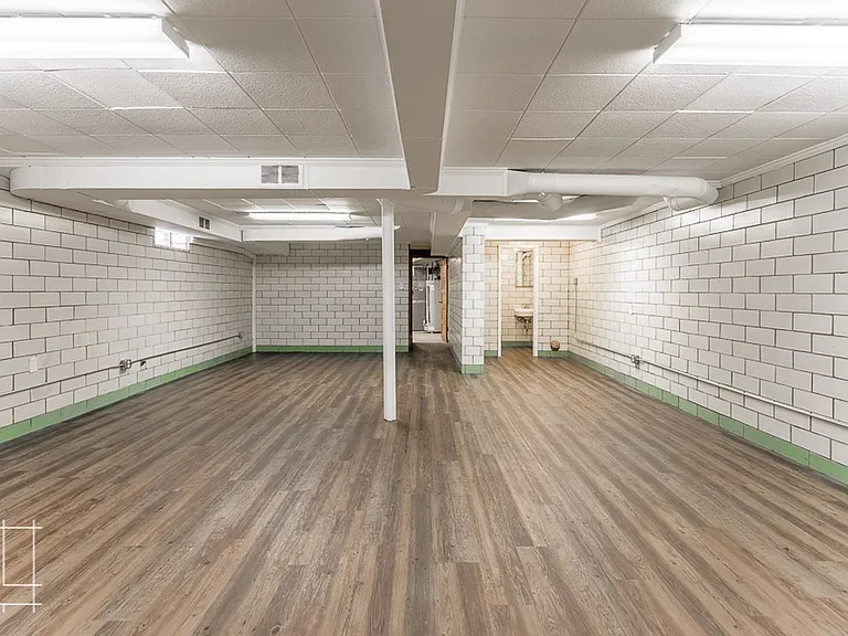 1374 E. Broad St. — Photo 51