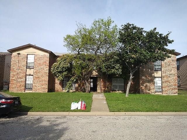 1st image of 8017 Cambridge Cir