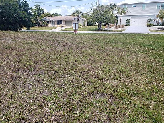 3rd image of 24150 Yacht Club Blvd