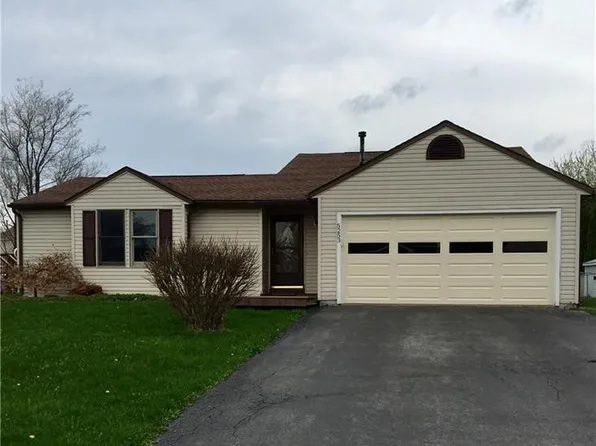 5253 Cremona Trl, Clay, NY 13041