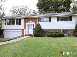 834 Lill St, Barrington, IL