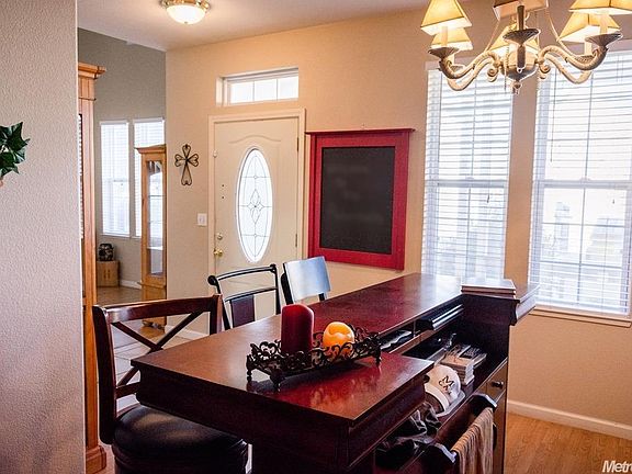 3rd image of 4016 Dunhill Dr