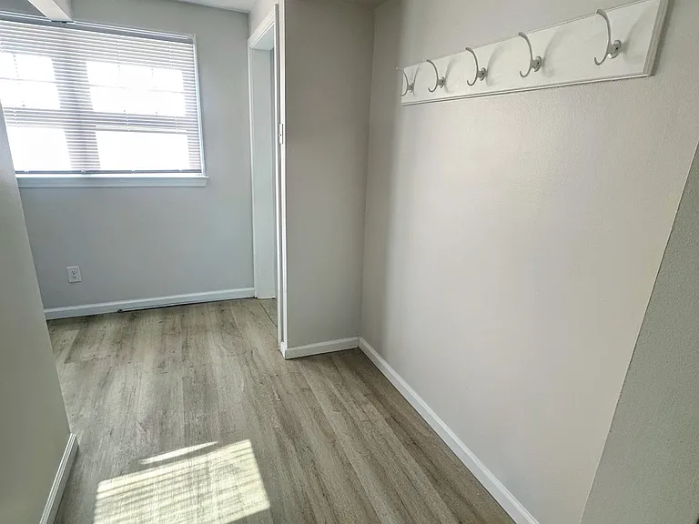 1185 Brighton Rd — Photo 9