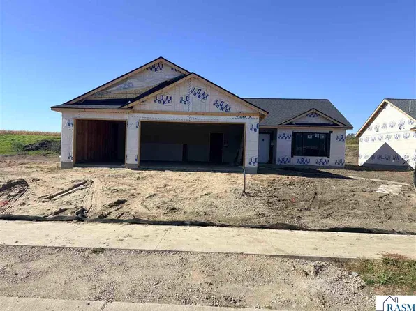 321 Falcon Run, Eagle Lake, MN 56024