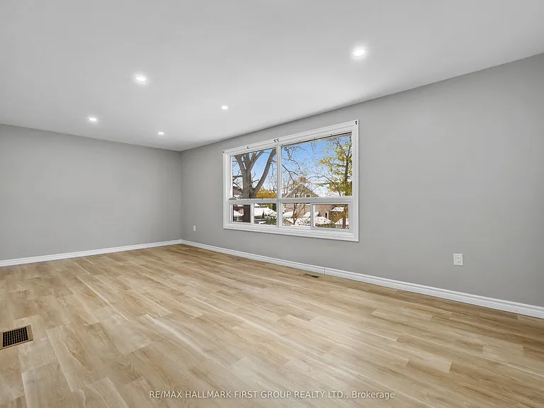 176 Sydenham St #UPPER — Photo 13