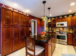 513 Pheasant Ln, Toms River, NJ