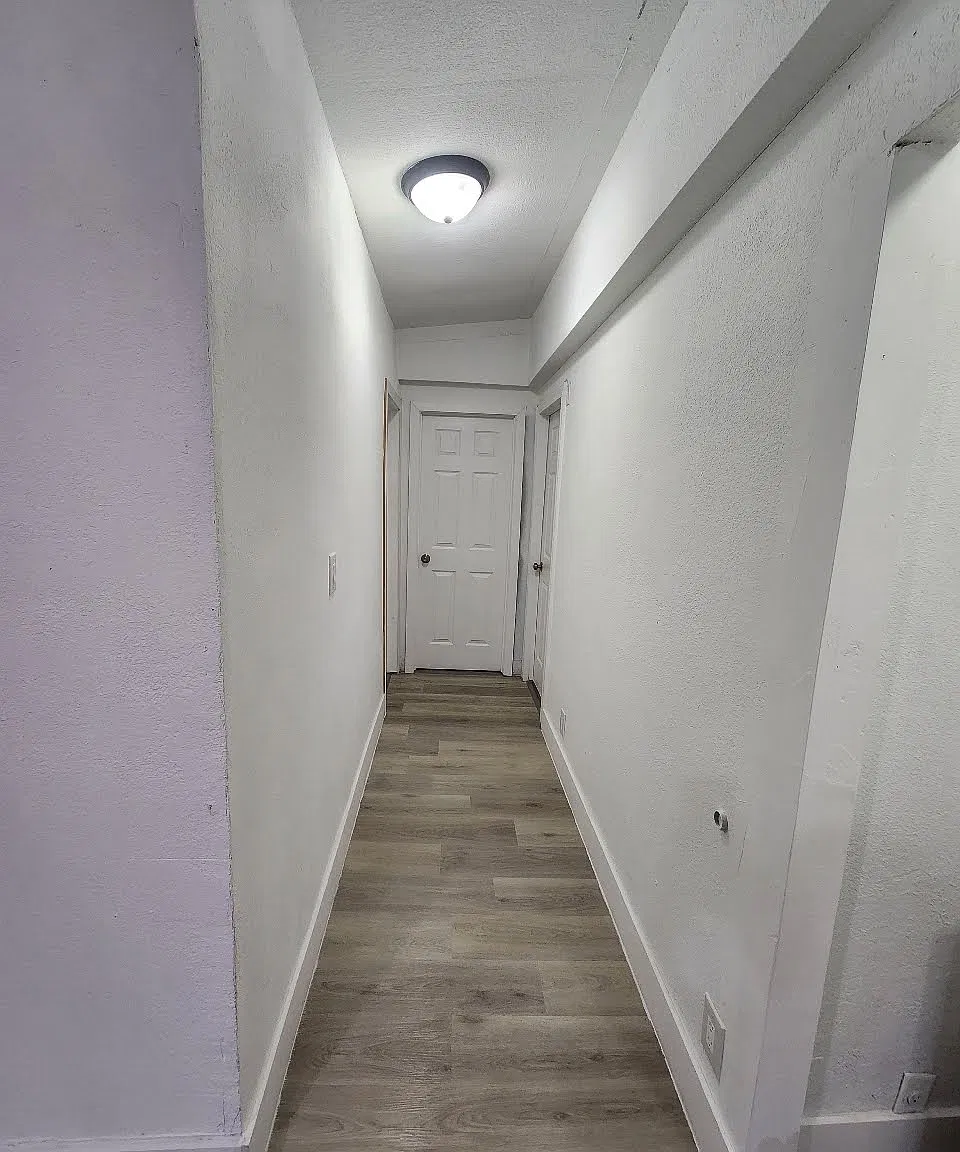 5 bed, 1600 sqft, $2,950 — Photo 3